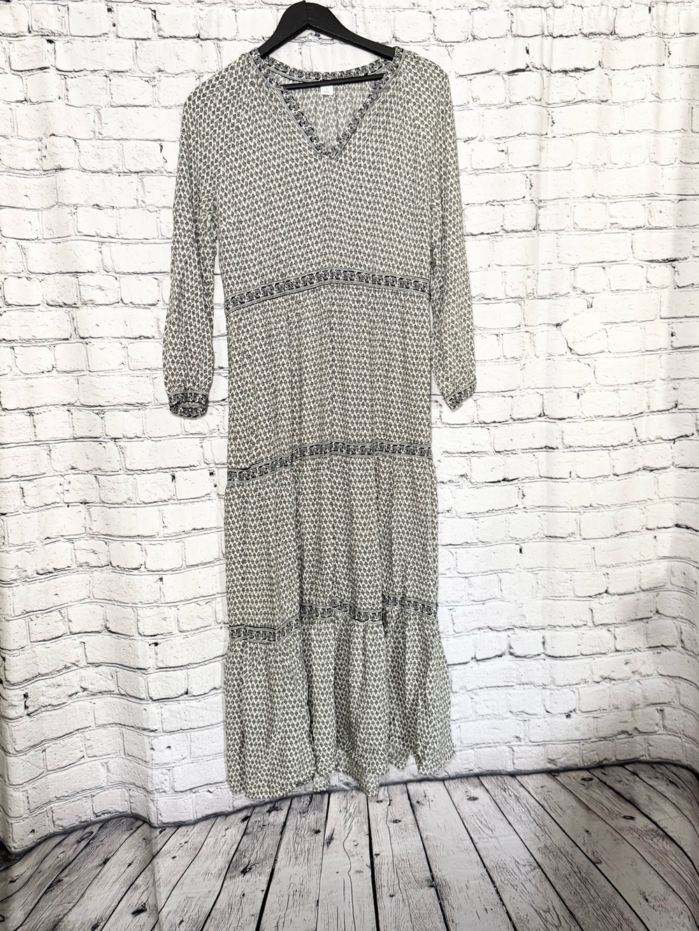 Old Navy Cream and Black Printed Tiered Maxi Dress
